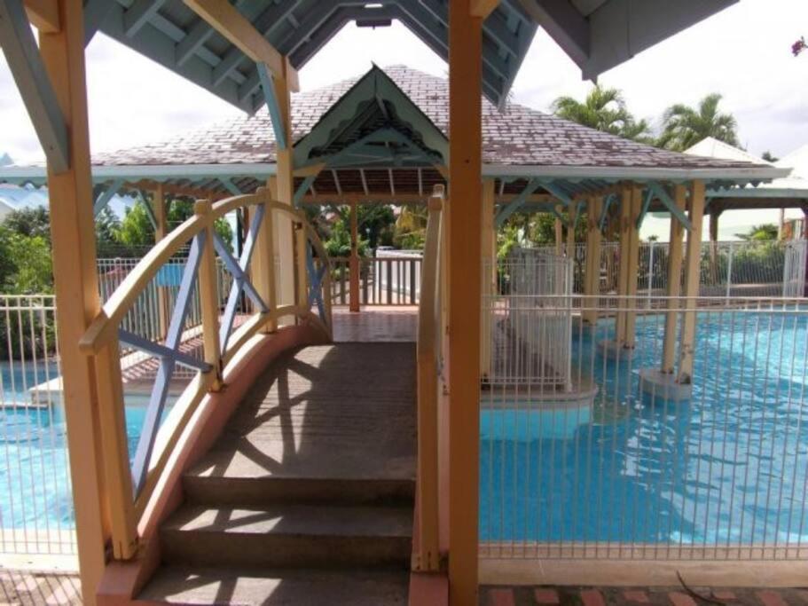 Appartement Ker-Eol Residence Canouan Sainte-Anne Avec Piscine Eksteriør bilde