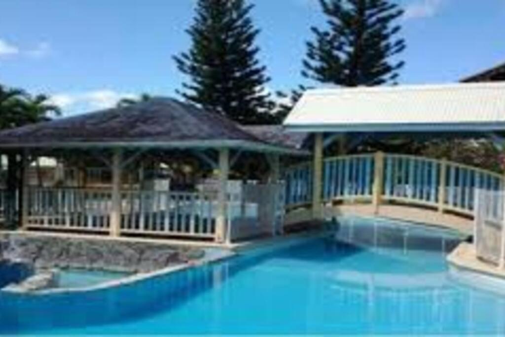 Appartement Ker-Eol Residence Canouan Sainte-Anne Avec Piscine Eksteriør bilde